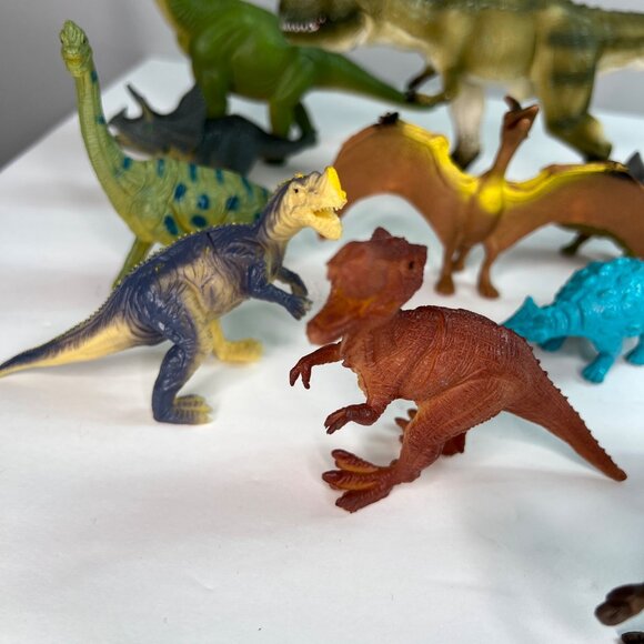 13-Piece Dinosaur Plastic Toy Figure Set Assorted Types of Dinosaurs - Picture 4 of 13